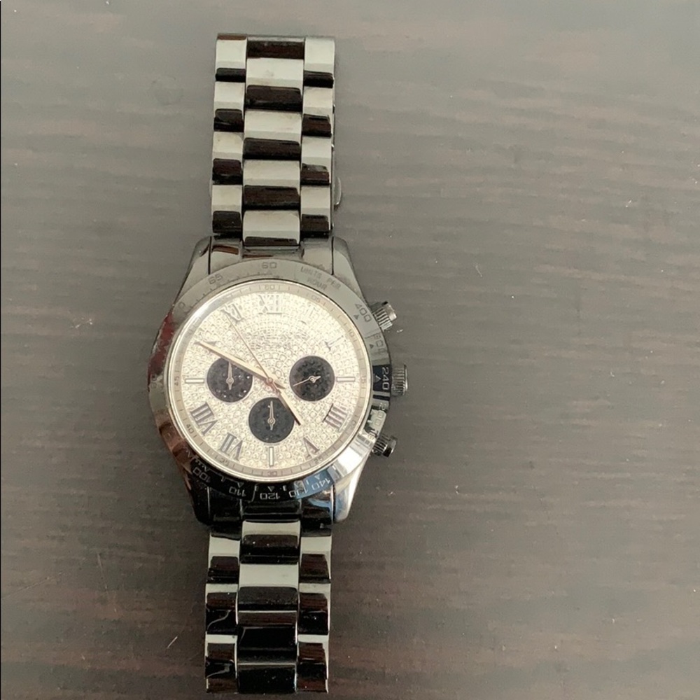 Black Michael Kors watch:No links or box for this - Picture 4 of 4